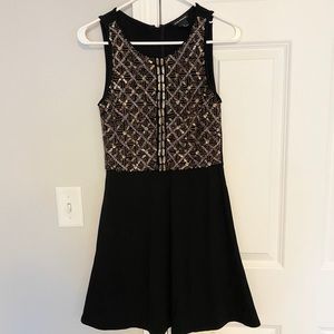 Club Monaco Jewelry A shape dress